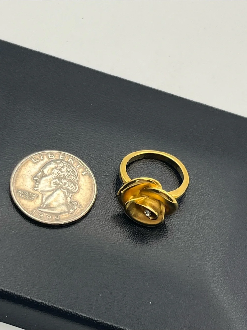 Crown Trifari gold tone rose 3D flower & rhinestone vintage ring size 6